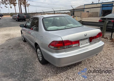 2001 Honda Accord Value Package z USA, uszkodzony, nr VIN 1HGCF86671A121692